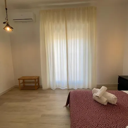 {palazzo Fodale-5 Stelle} 70's Apartment